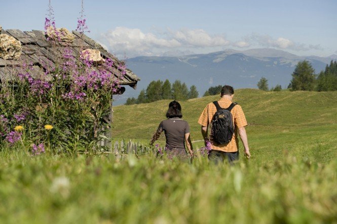 Walking at Plan de Corones: the mountain for active tourists 